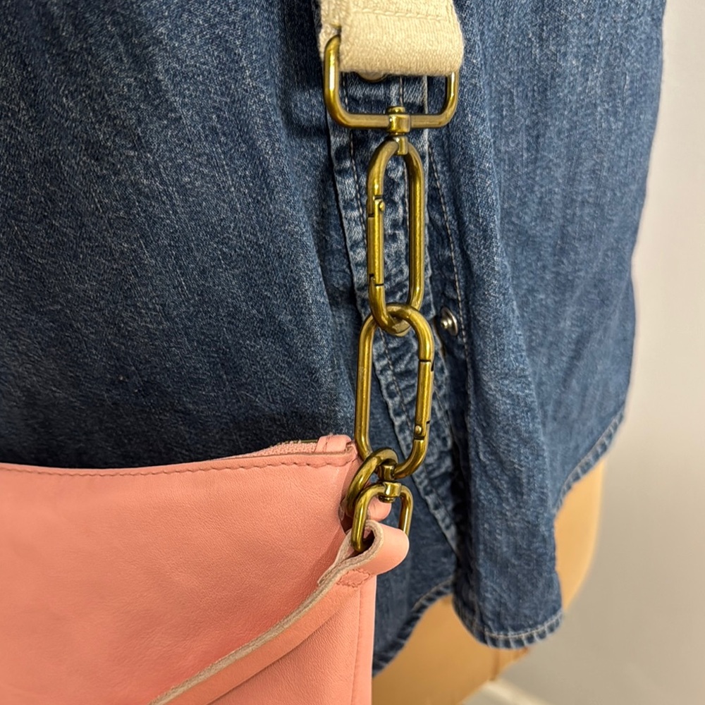 Madewell Leather Carabiner Crossbody Sling Bag in Dried Blossom. Barely used! - Picture 6 of 13